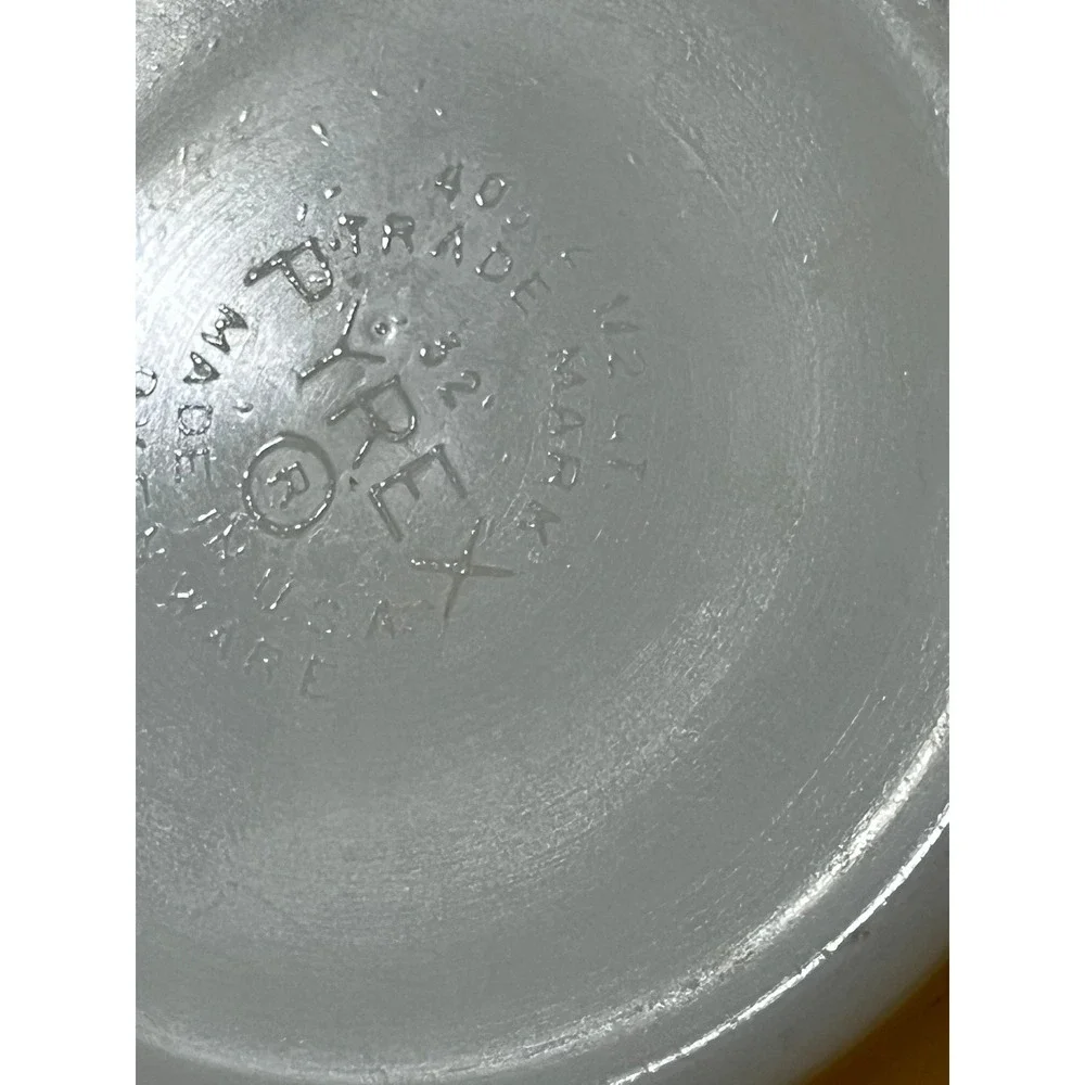 Pyrex Butterfly Gold Mixing Bowls Set of 2 Mustard Yellow 401 1.5pt 403 2.5qt